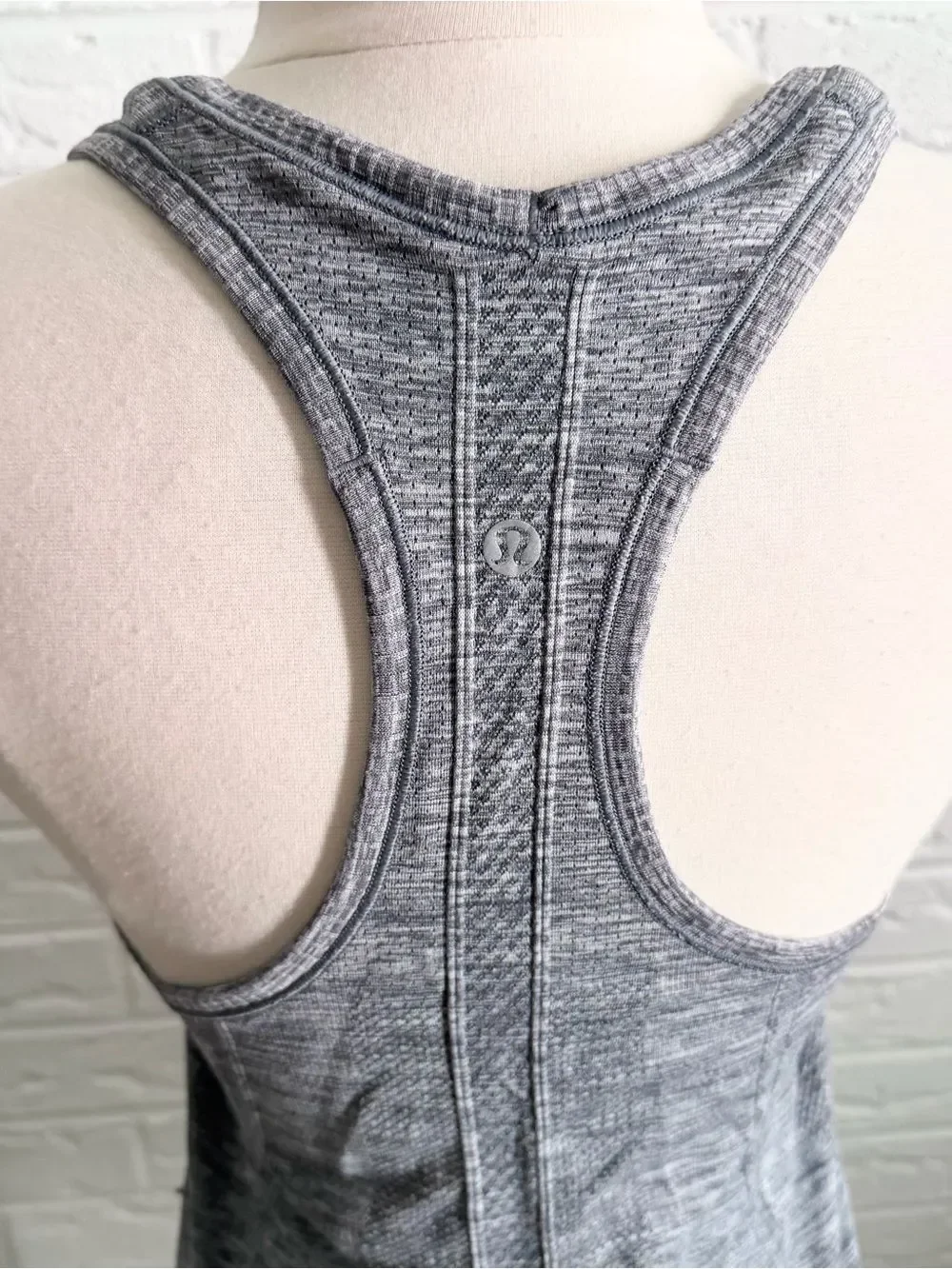 Lululemon Swiftly Tech Racerback Slate / White Size 6